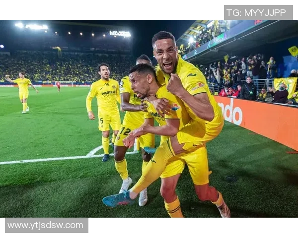 聚焦当今足坛星人物不同年龄段的成长轨迹与辉煌瞬间